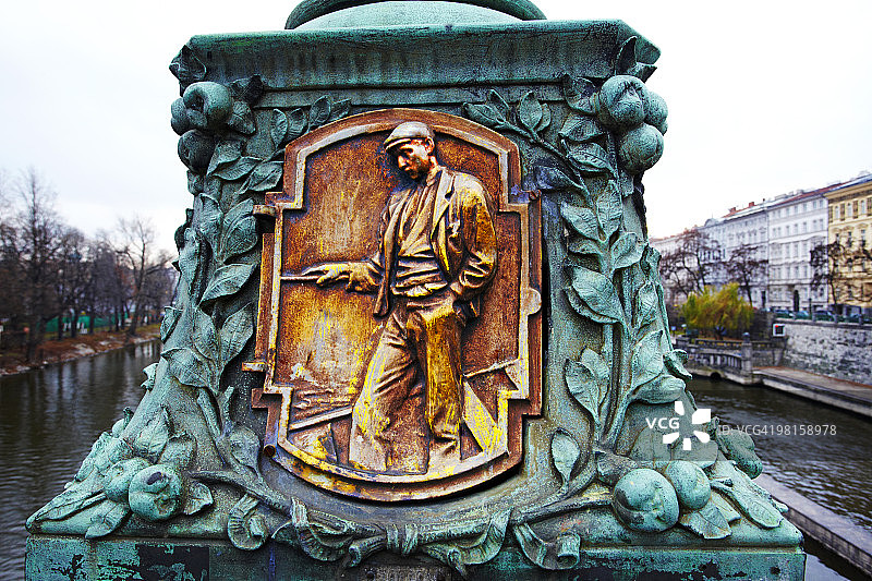 黄铜雕塑图片素材