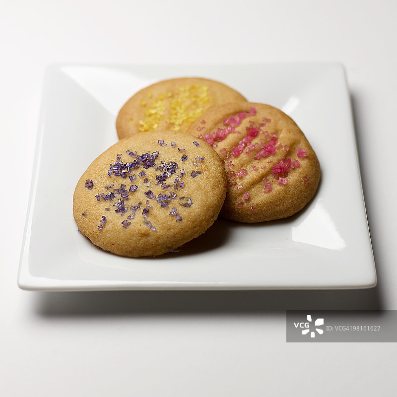 方盘里的三块糖饼干图片素材