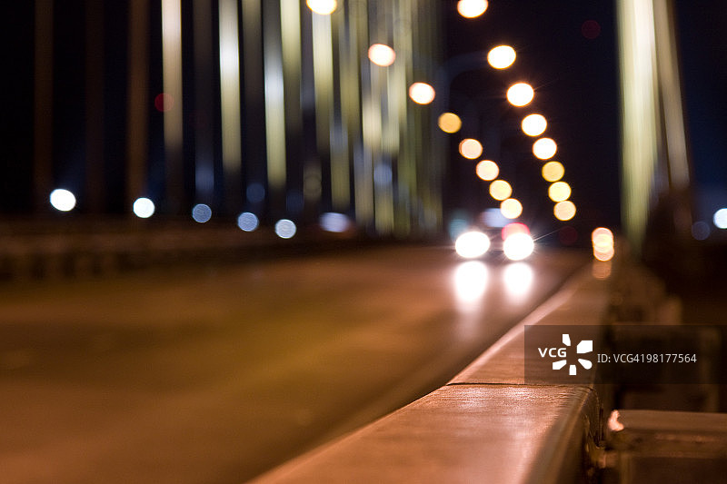 拉玛八世桥上的出租车图片素材