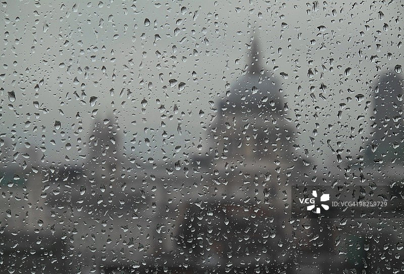 伦敦的雨天图片素材