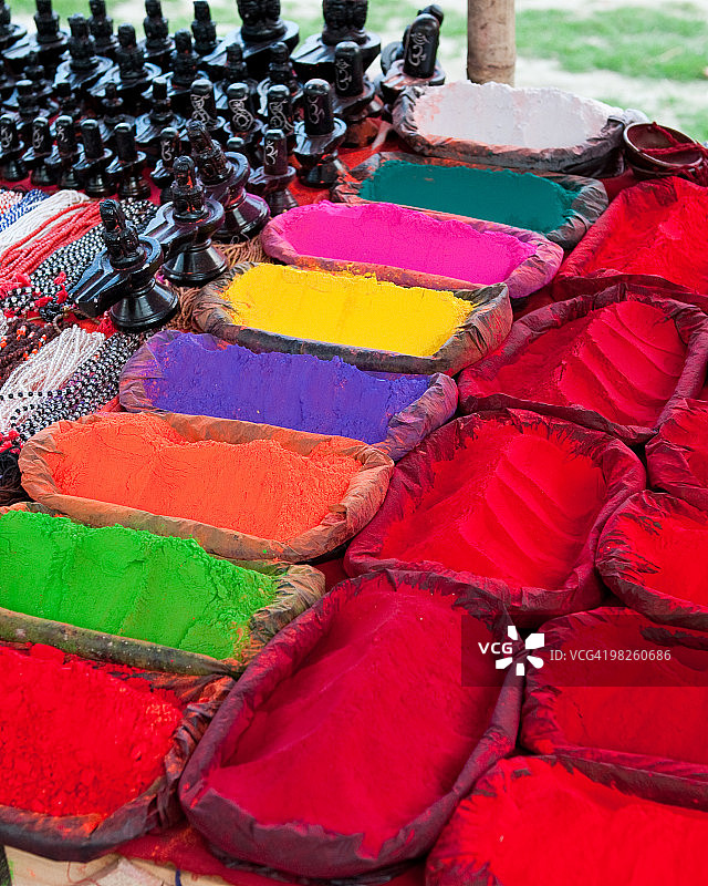 市场上出售的古拉尔（彩色粉末）图片素材