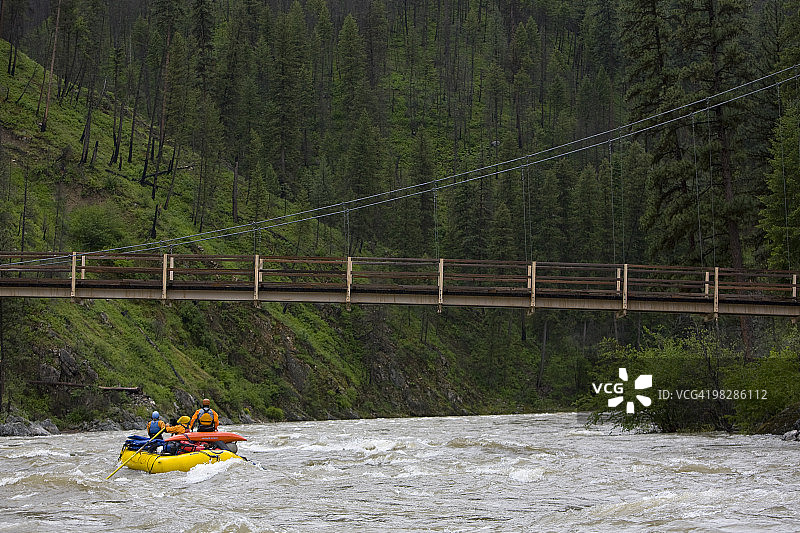 主要鲑鱼河之旅图片素材
