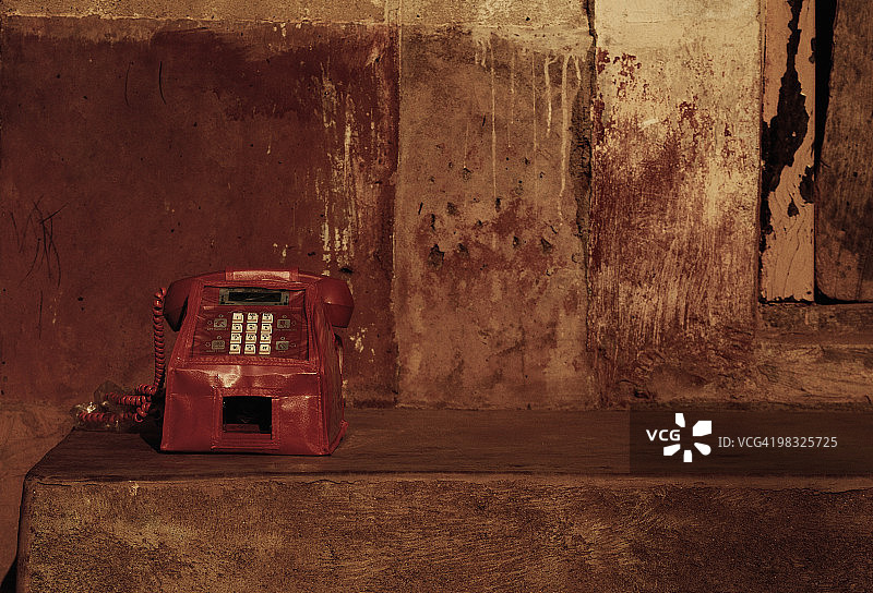 印度戈卡纳街头旧电话特写图片素材