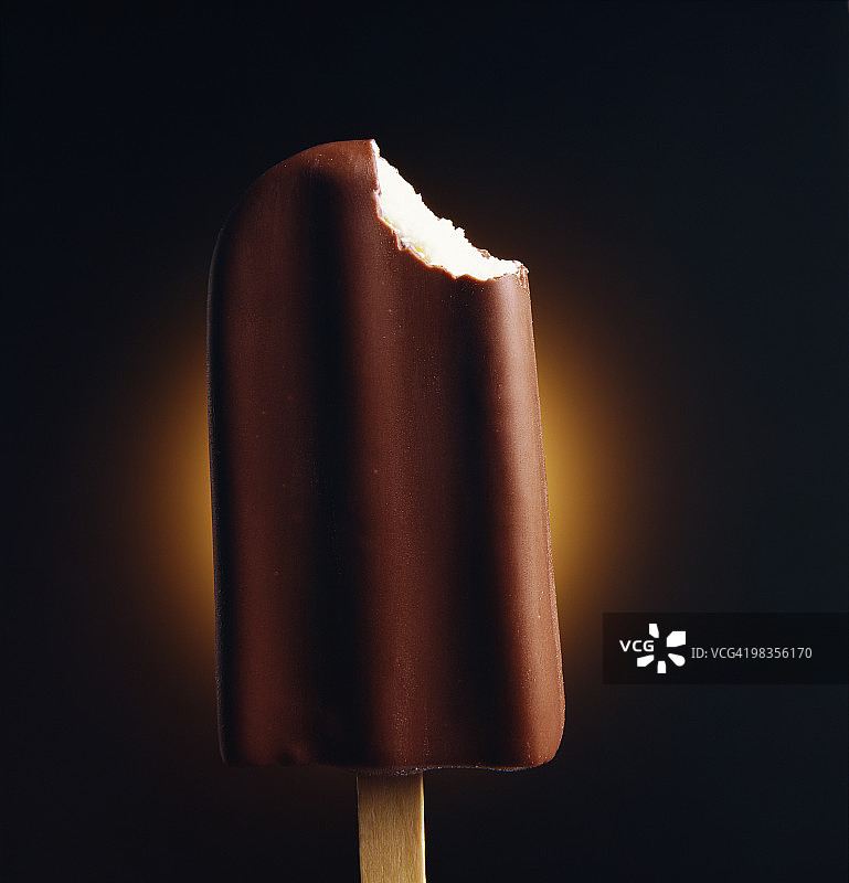 巧克力蘸冰淇淋图片素材