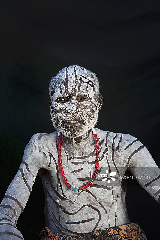 卡罗部落男人图片素材