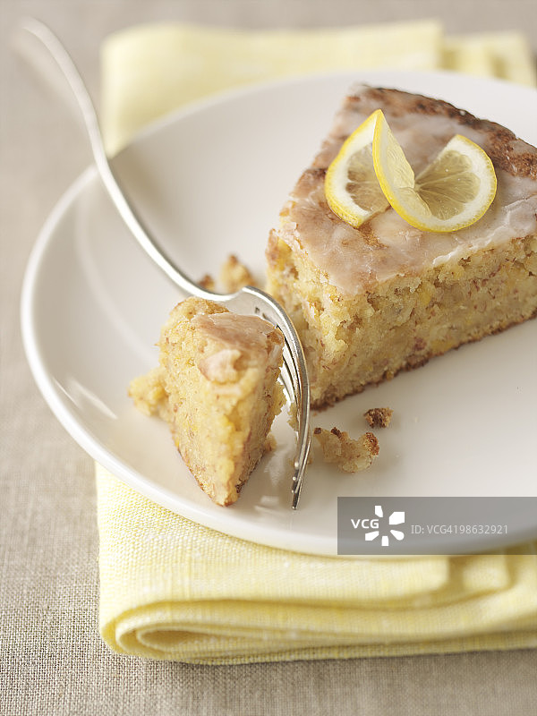 柠檬蛋糕与叉子图片素材