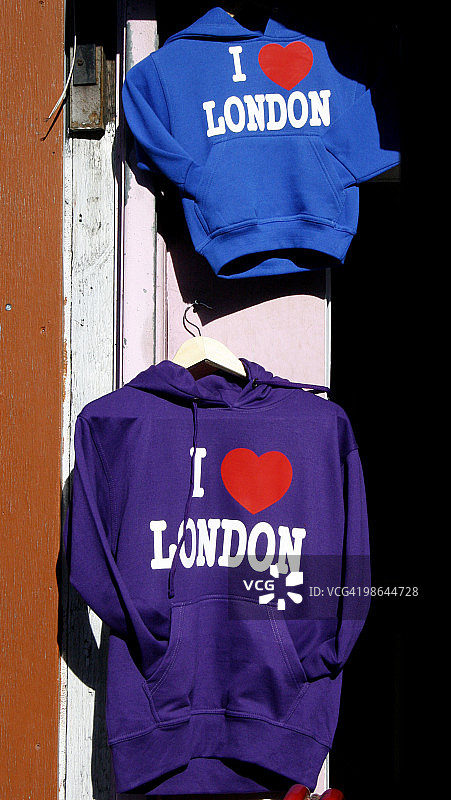 伦敦市场在售卫衣图片素材