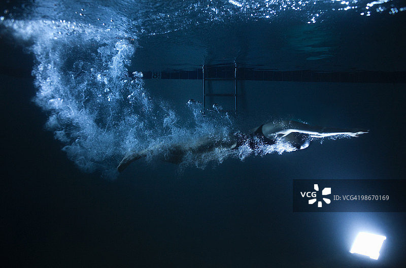 游泳运动员图片素材