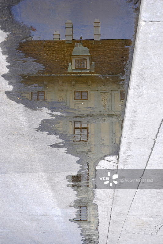 水中倒影图片素材