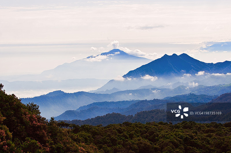 覆舟火山顶图片素材