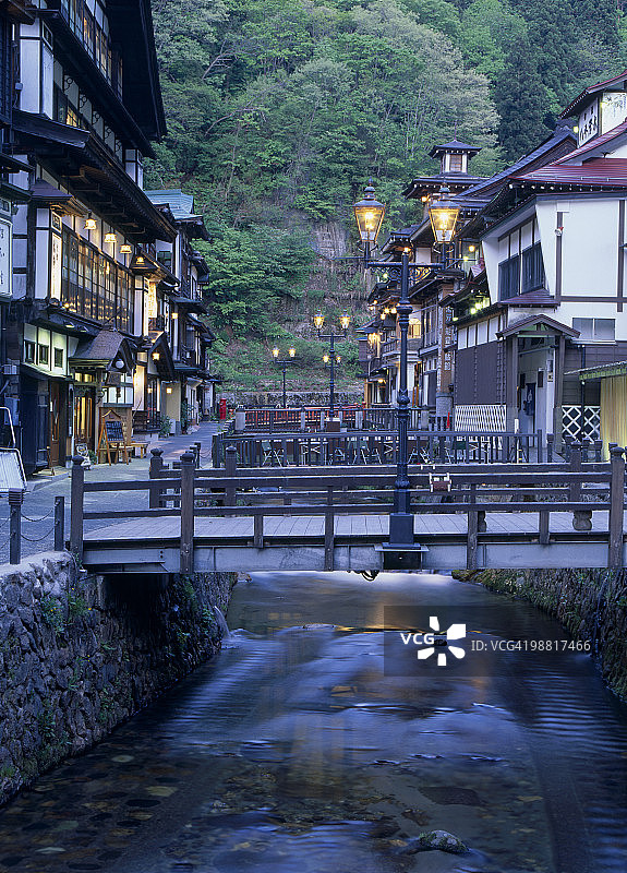 日本山形县尾花泽市银山温泉图片素材