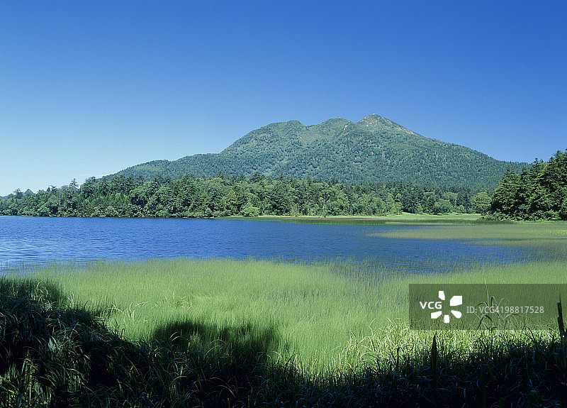 日本福岛桧枝岐尾濑沼与燧岳图片素材
