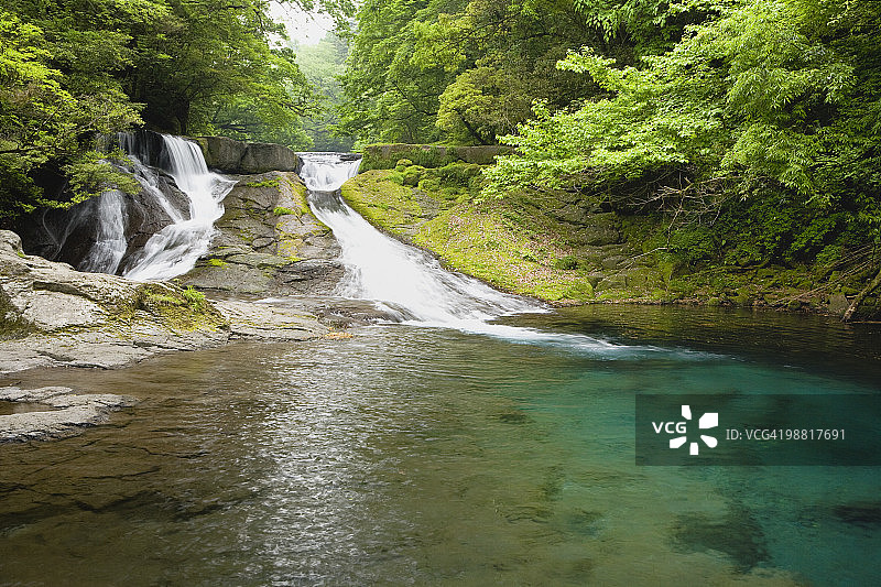日本熊本县菊池市的扬寿山满瀑布图片素材