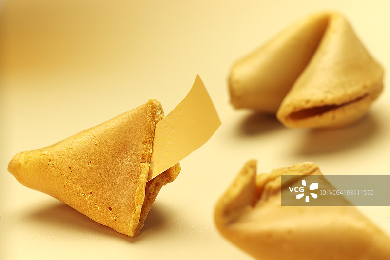 三个幸运饼干特写图片素材