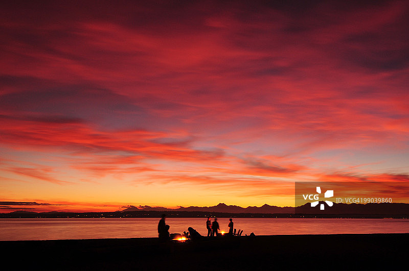 西雅图金园海滩篝火图片素材