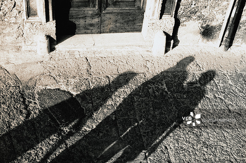 意大利街头行人阴影图片素材