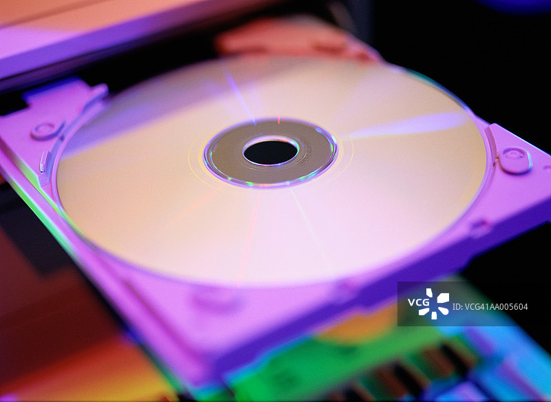 光盘驱动器中的光盘特写图片素材