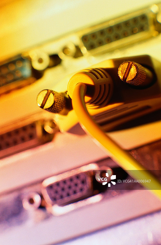 电脑线缆和电脑端口特写图片素材