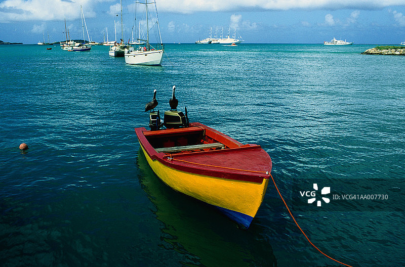 圣马丁海滨的船只图片素材