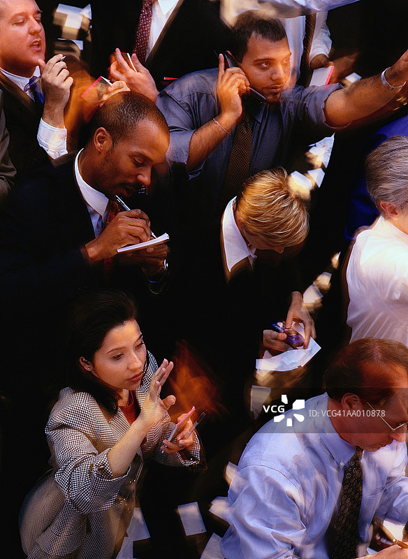 证券交易所的地板交易员图片素材