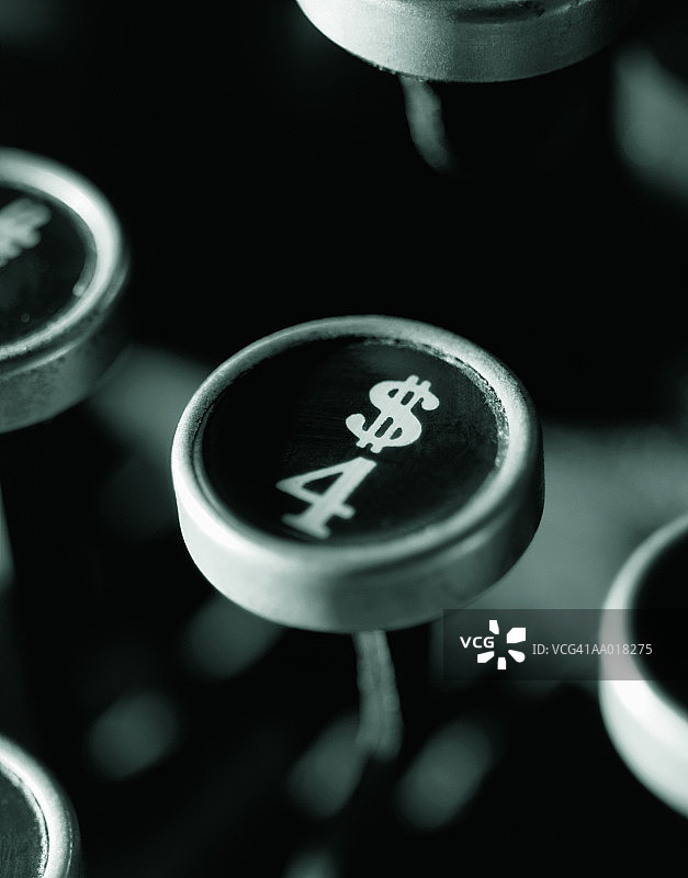 老式打字机按键特写图片素材