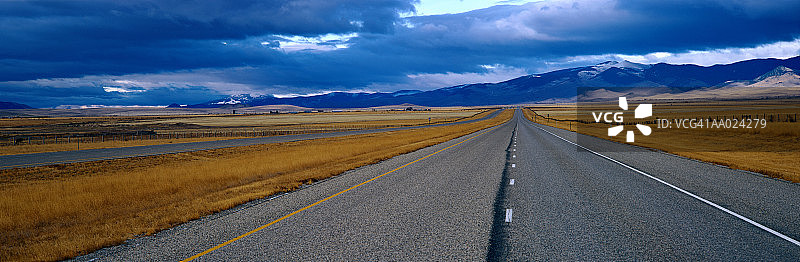 蒙大拿州的公路图片素材