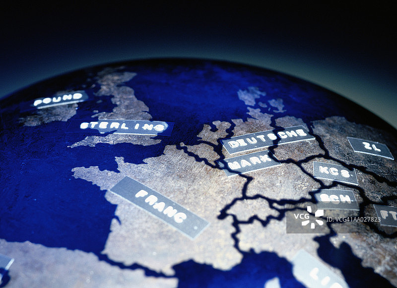 带有欧洲货币名称的地球图片素材