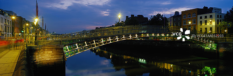 爱尔兰都柏林半便士桥图片素材