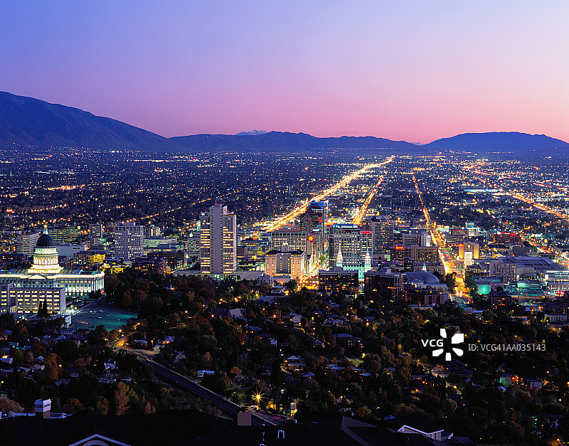 美国犹他州盐湖城天际线，黄昏，航拍图片素材