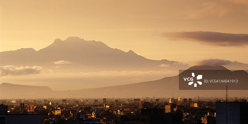 伊斯塔西瓦特尔火山图片素材