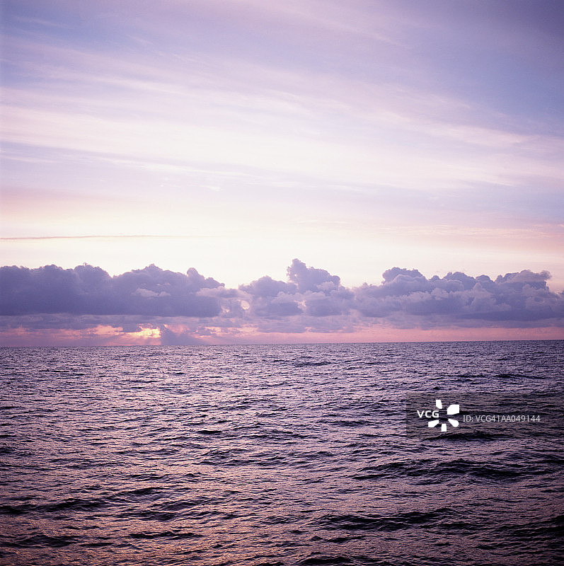 日落时分的白令海图片素材