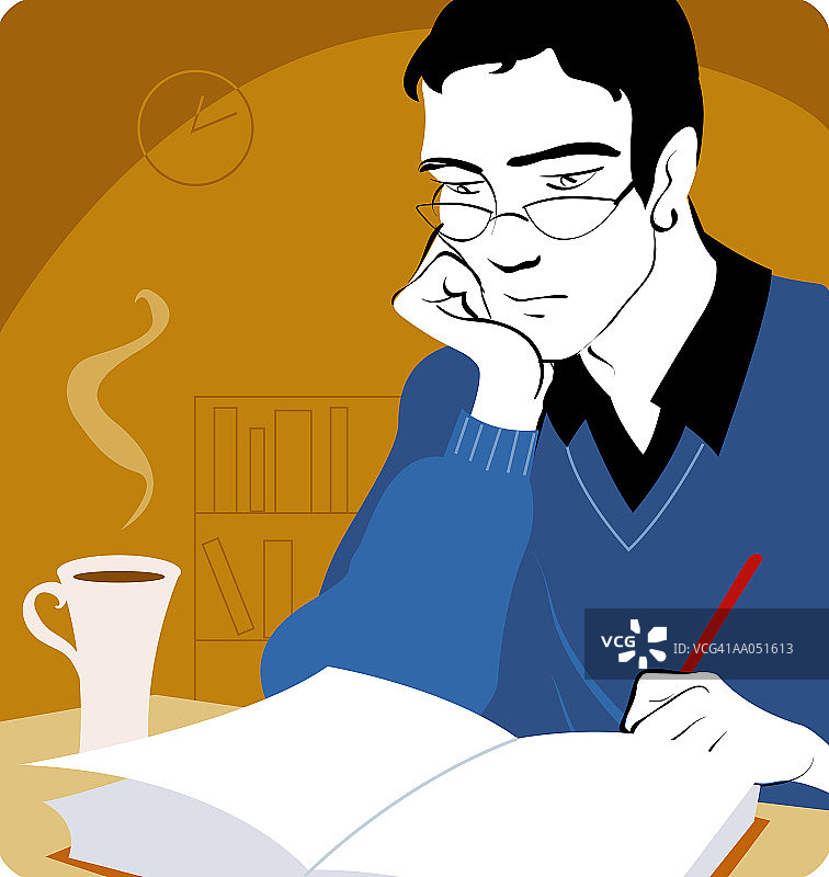 男人靠在桌子上看书图片素材
