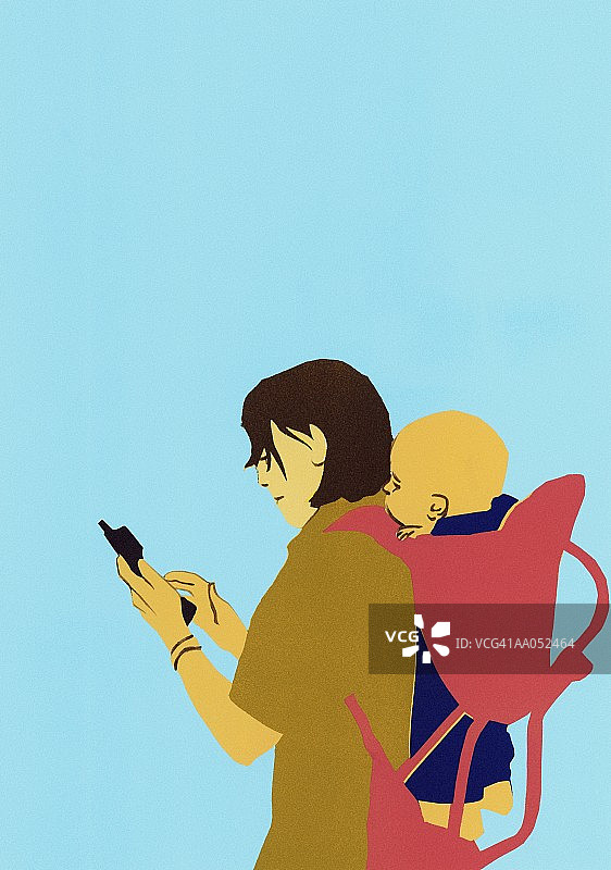 女人拨打手机，背着婴儿图片素材