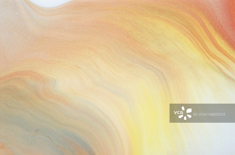 匍匐的黄色图片素材