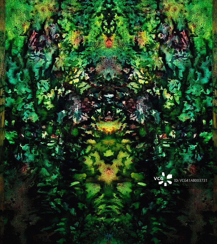 绿色葱郁图片素材