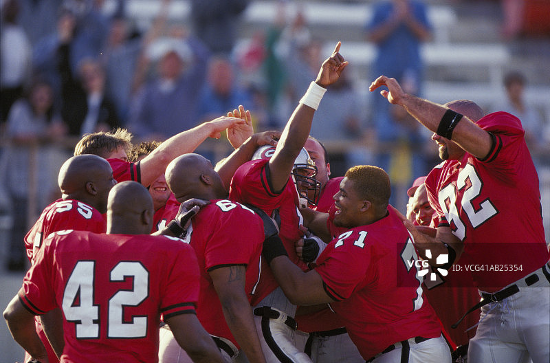 庆祝的美式橄榄球队图片素材