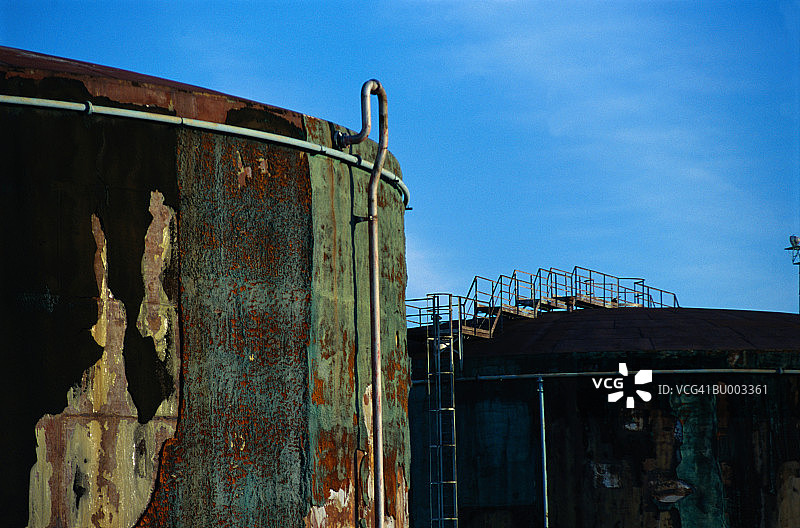 石油工厂的蓄水池图片素材