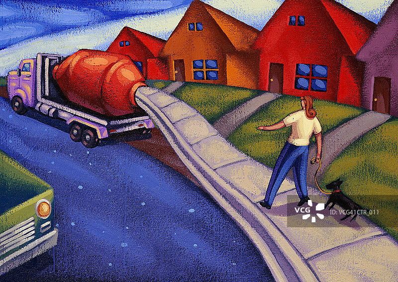 水泥搅拌车倾倒在人行道上，女人在遛狗图片素材