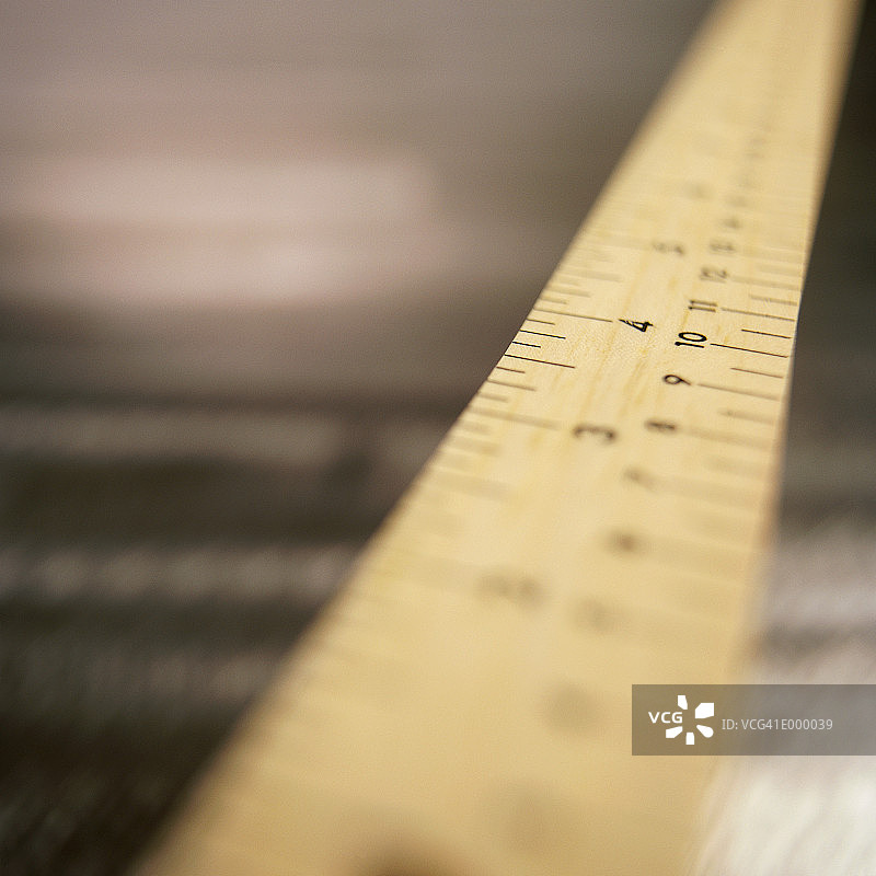 带有英制和公制刻度的尺子图片素材