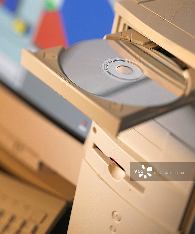 带有CD托盘的电脑CPU图片素材
