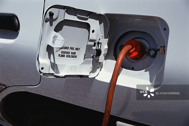 用于太阳能和电动汽车的电源插头充电图片素材