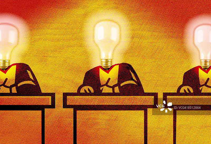 头顶灯泡的人们在桌前写作图片素材