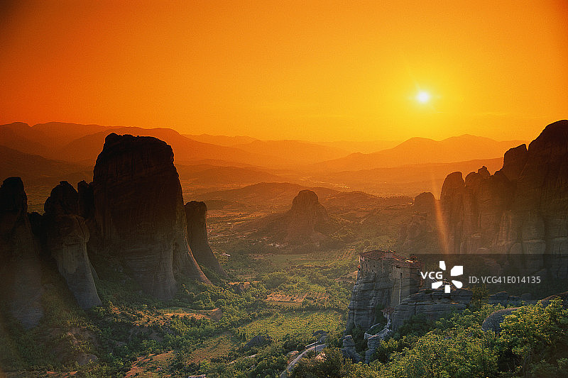 希腊梅泰奥拉的日落图片素材