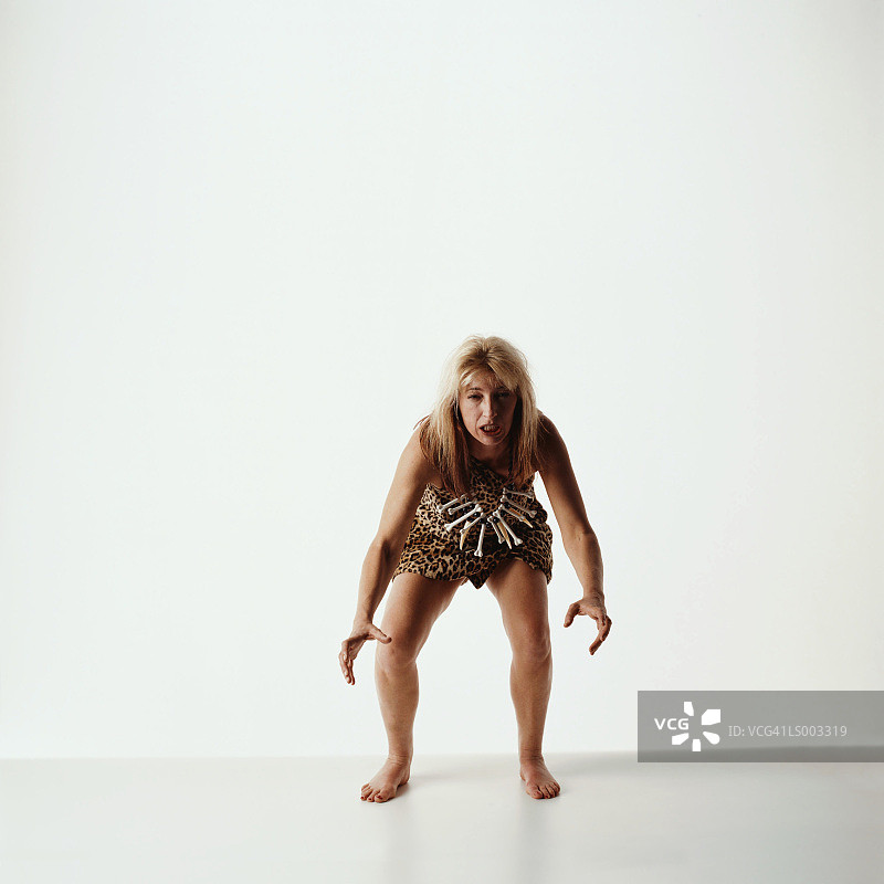 穴居女人图片素材