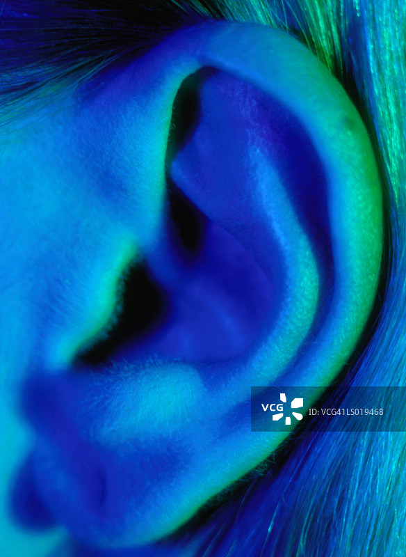 女人耳朵特写图片素材