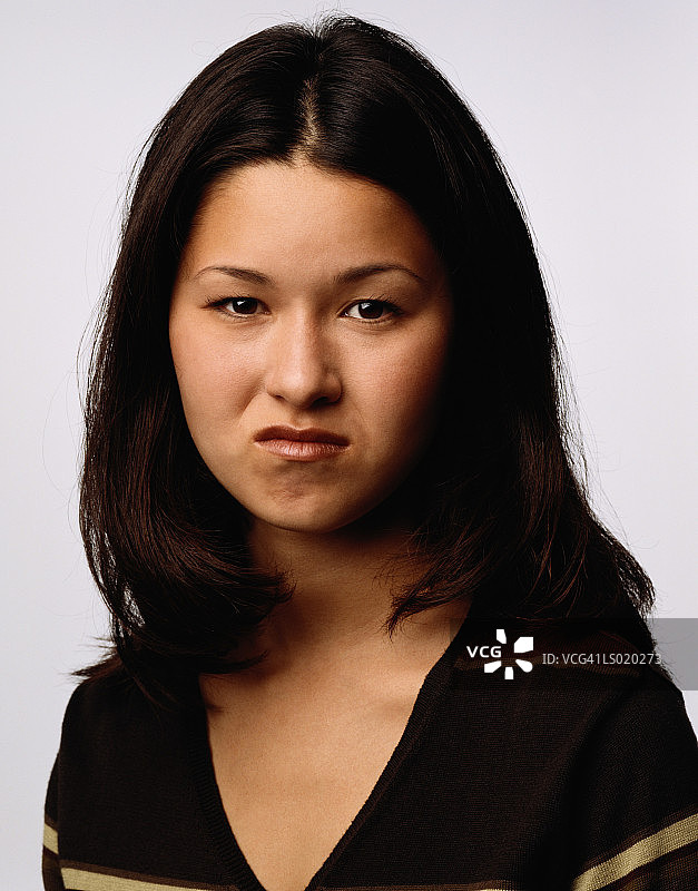 愤怒的女人肖像图片素材