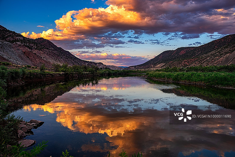 科罗拉多州山河风光日落倒影图片素材
