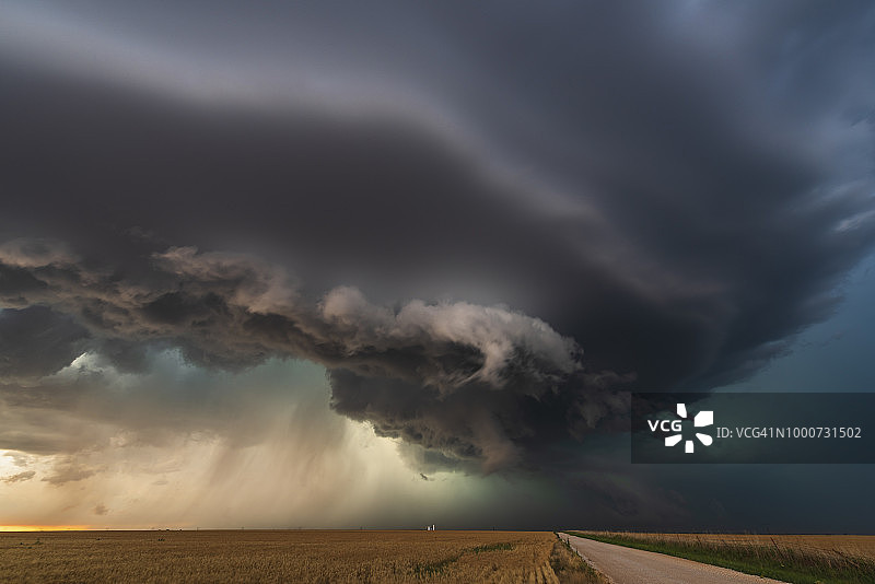 美国俄克拉荷马州龙卷风警报风暴图片素材