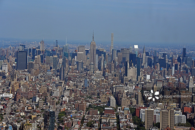 从世界贸易中心观景台（100层、101层和102层）拍摄的曼哈顿中城北部景观，拍摄于2017年9月4日星期日图片素材