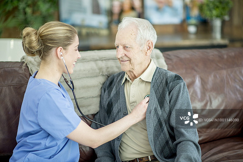 使用听诊器图片素材